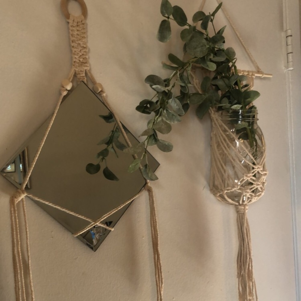 Plant hanger
